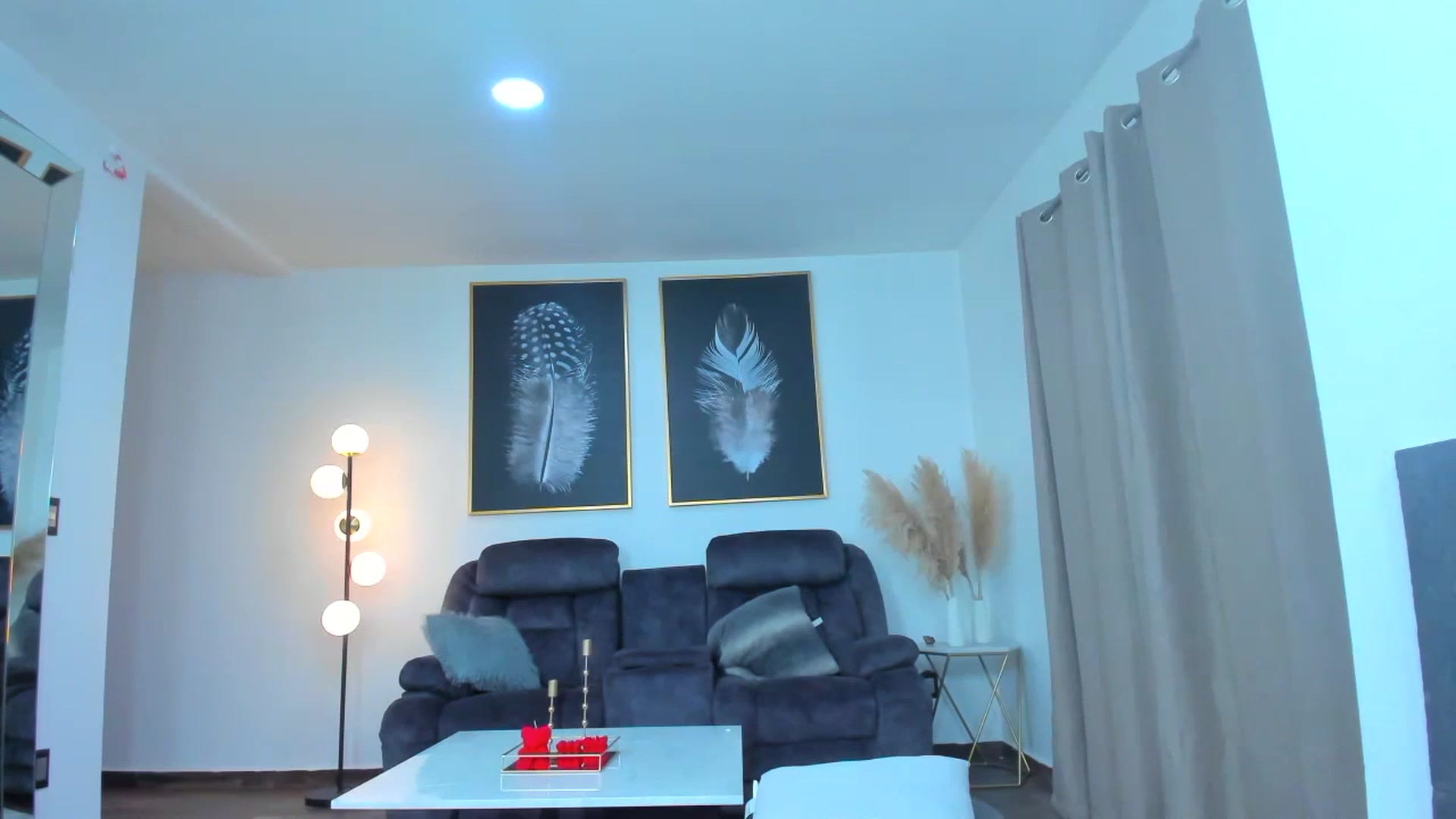 Gallery image thumbnail from Veracarusso's myfreecams stream on, 02/19/2024, 08:04 image 3 of 20