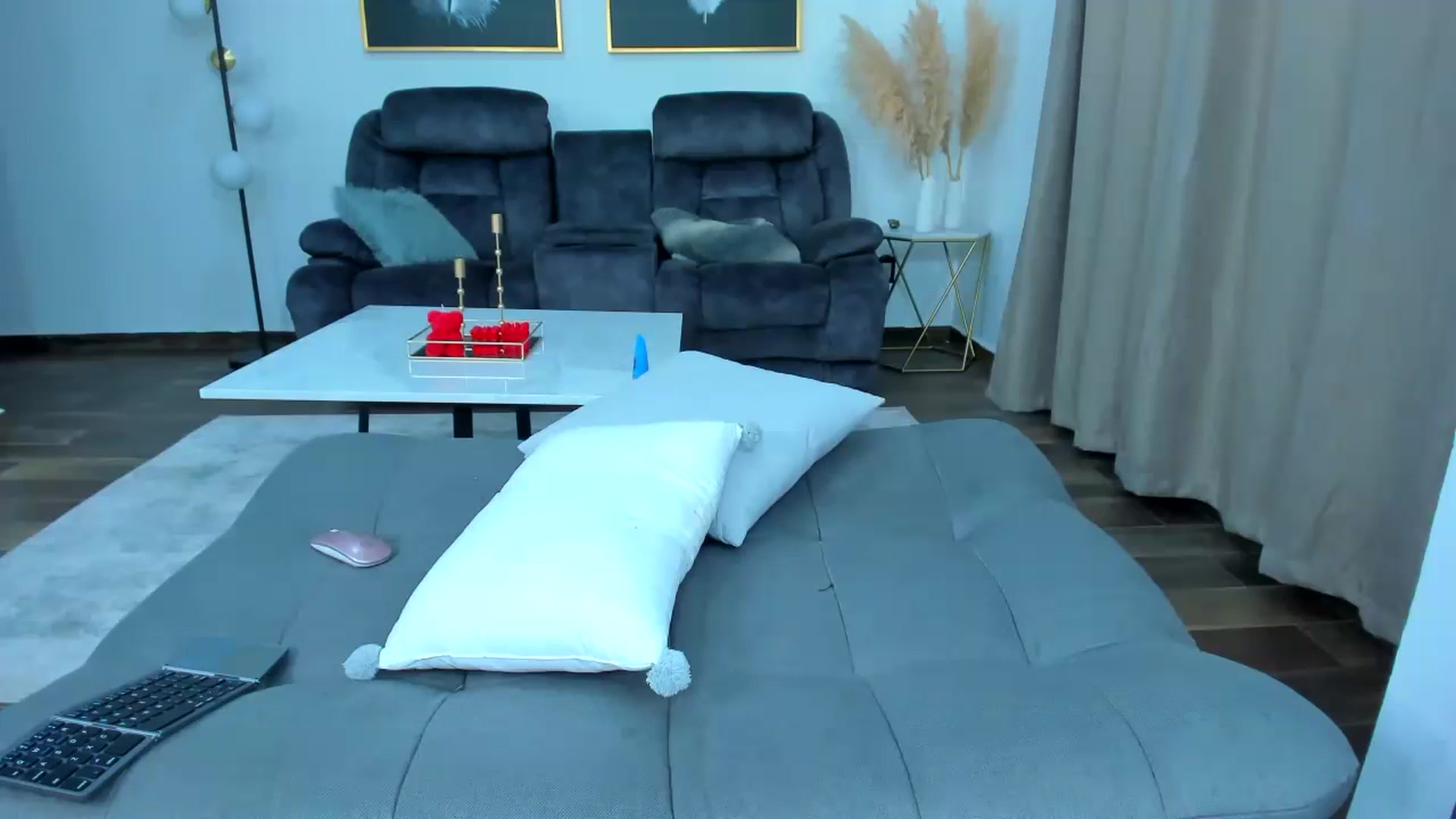 Gallery image thumbnail from Veracarusso's myfreecams stream on, 02/24/2024, 24:19 image 7 of 20