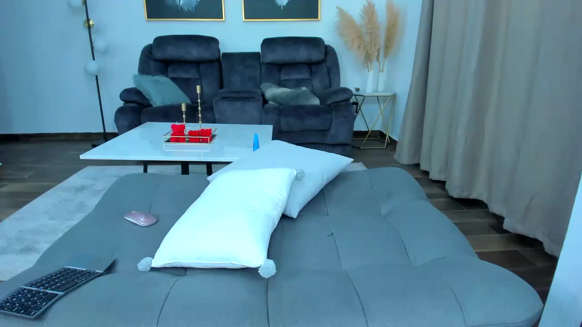 Gallery image thumbnail from Veracarusso's myfreecams stream on, 02/24/2024, 24:19 image 8 of 20