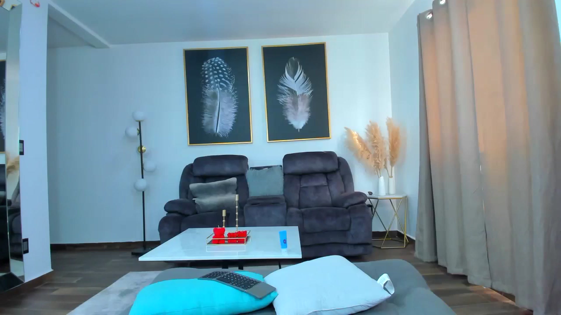 Gallery image thumbnail from Veracarusso's myfreecams stream on, 02/28/2024, 22:33 image 13 of 20
