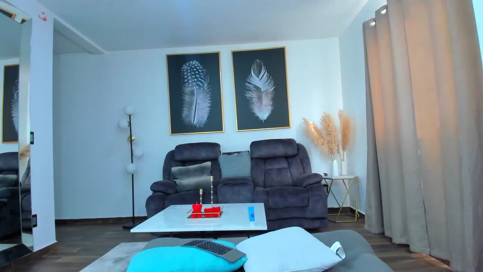 Gallery image thumbnail from Veracarusso's myfreecams stream on, 02/28/2024, 22:33 image 12 of 20