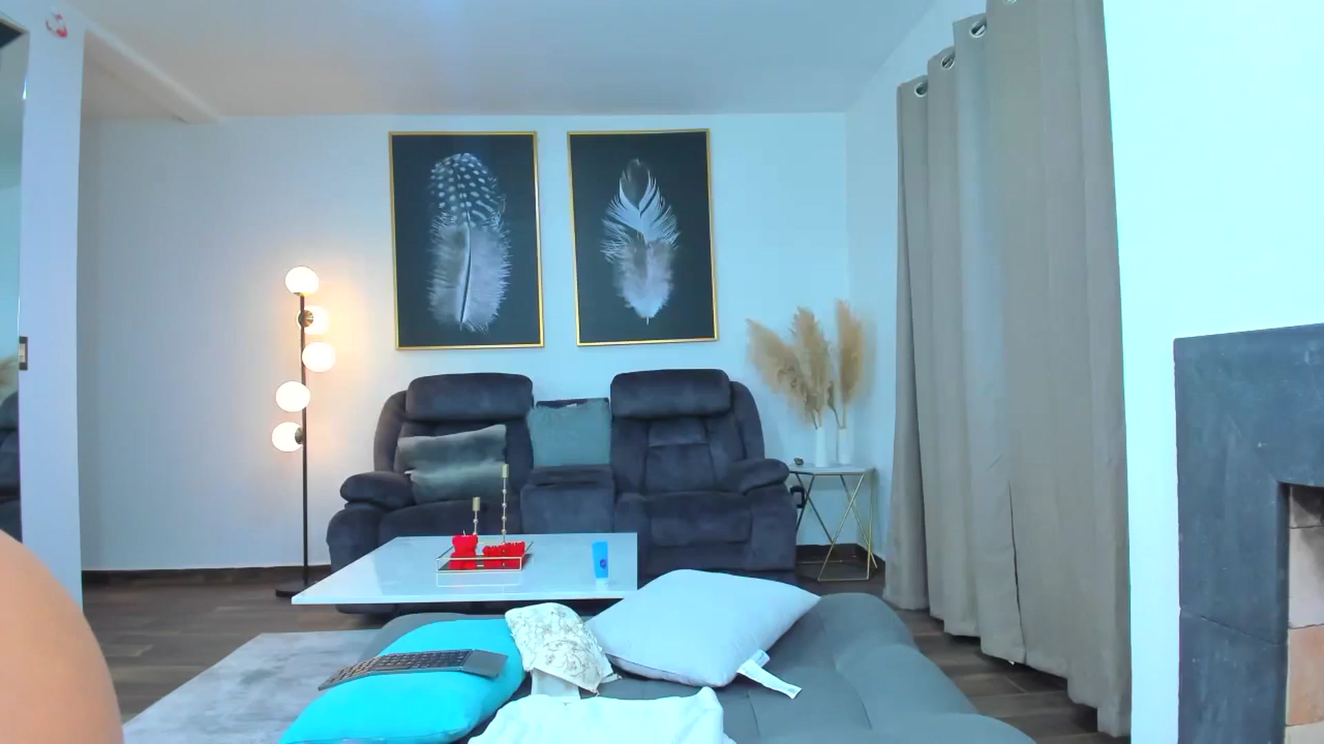 Gallery image thumbnail from Veracarusso's myfreecams stream on, 02/29/2024, 04:29 image 13 of 20