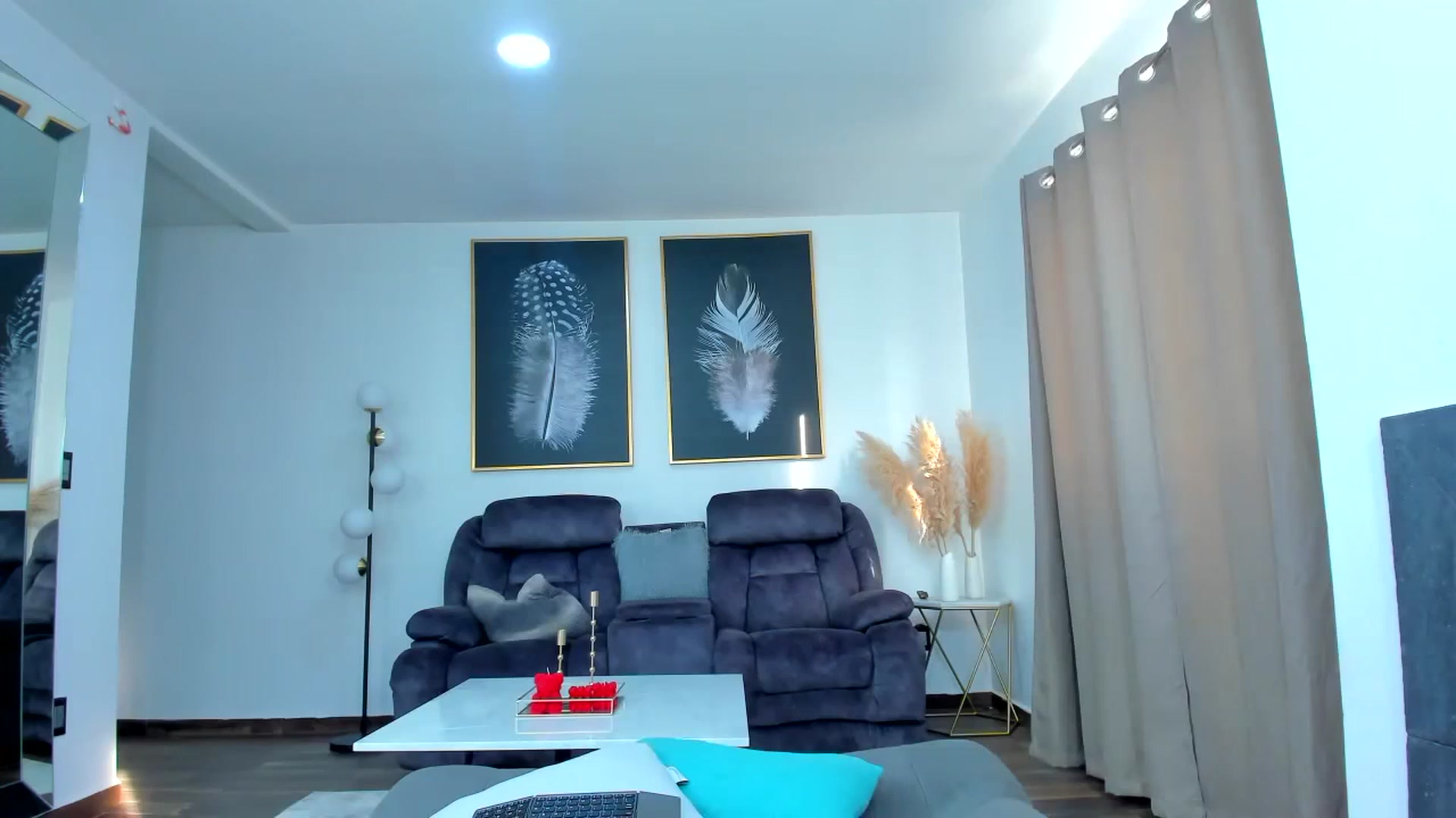Gallery image thumbnail from Veracarusso's myfreecams stream on, 03/01/2024, 23:30 image 8 of 20
