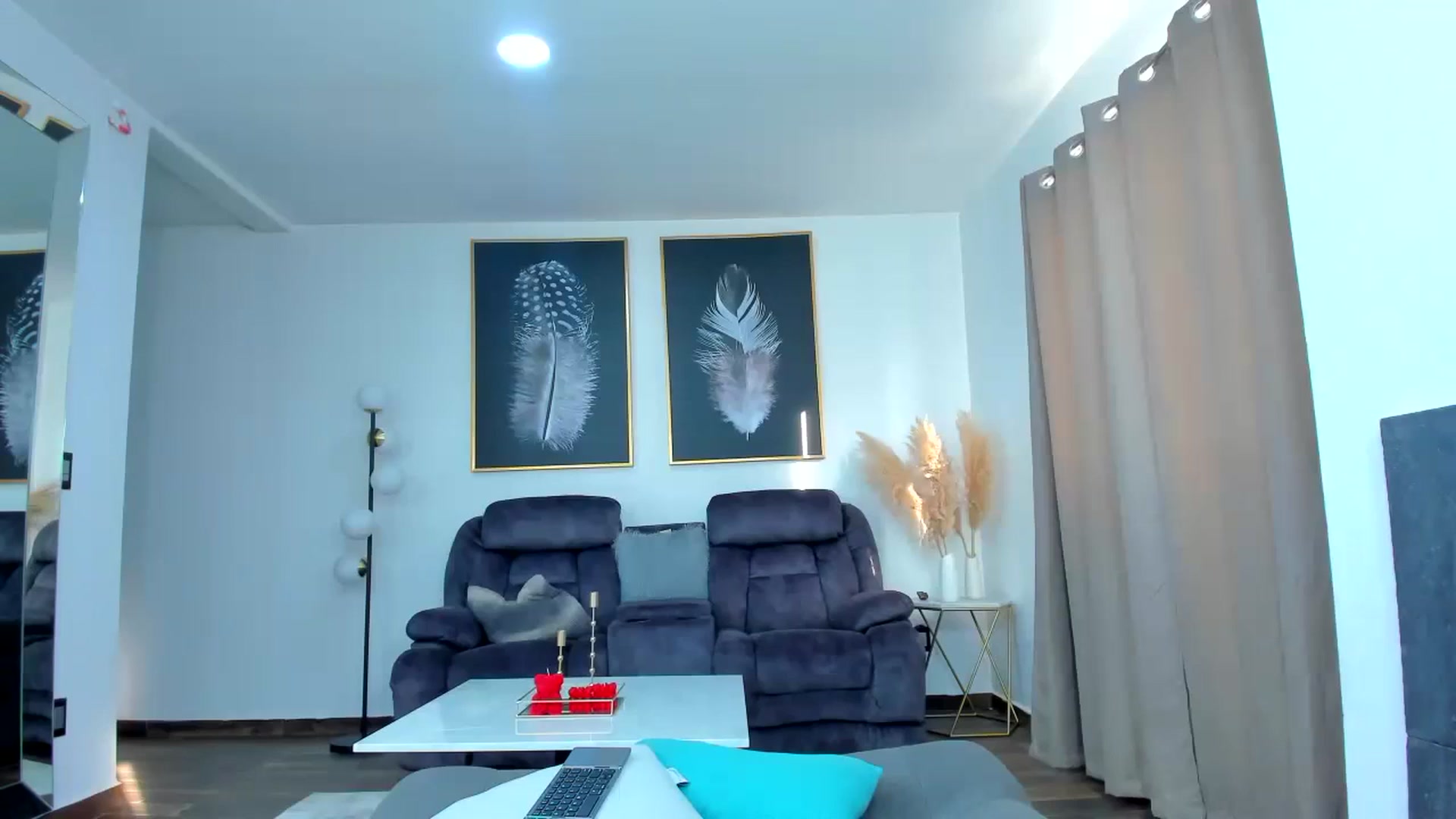 Gallery image thumbnail from Veracarusso's myfreecams stream on, 03/01/2024, 23:30 image 10 of 20