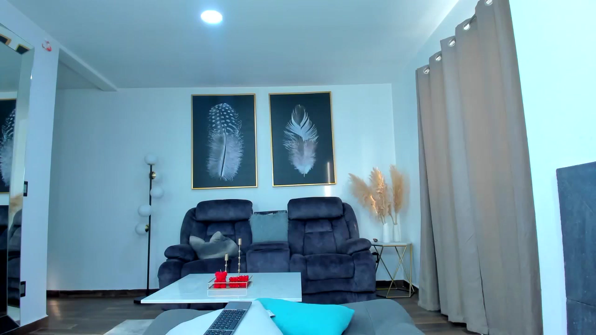 Gallery image thumbnail from Veracarusso's myfreecams stream on, 03/01/2024, 23:30 image 14 of 20