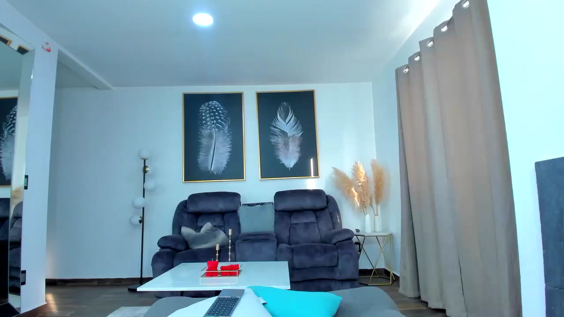 Gallery image thumbnail from Veracarusso's myfreecams stream on, 03/01/2024, 23:30 image 11 of 20