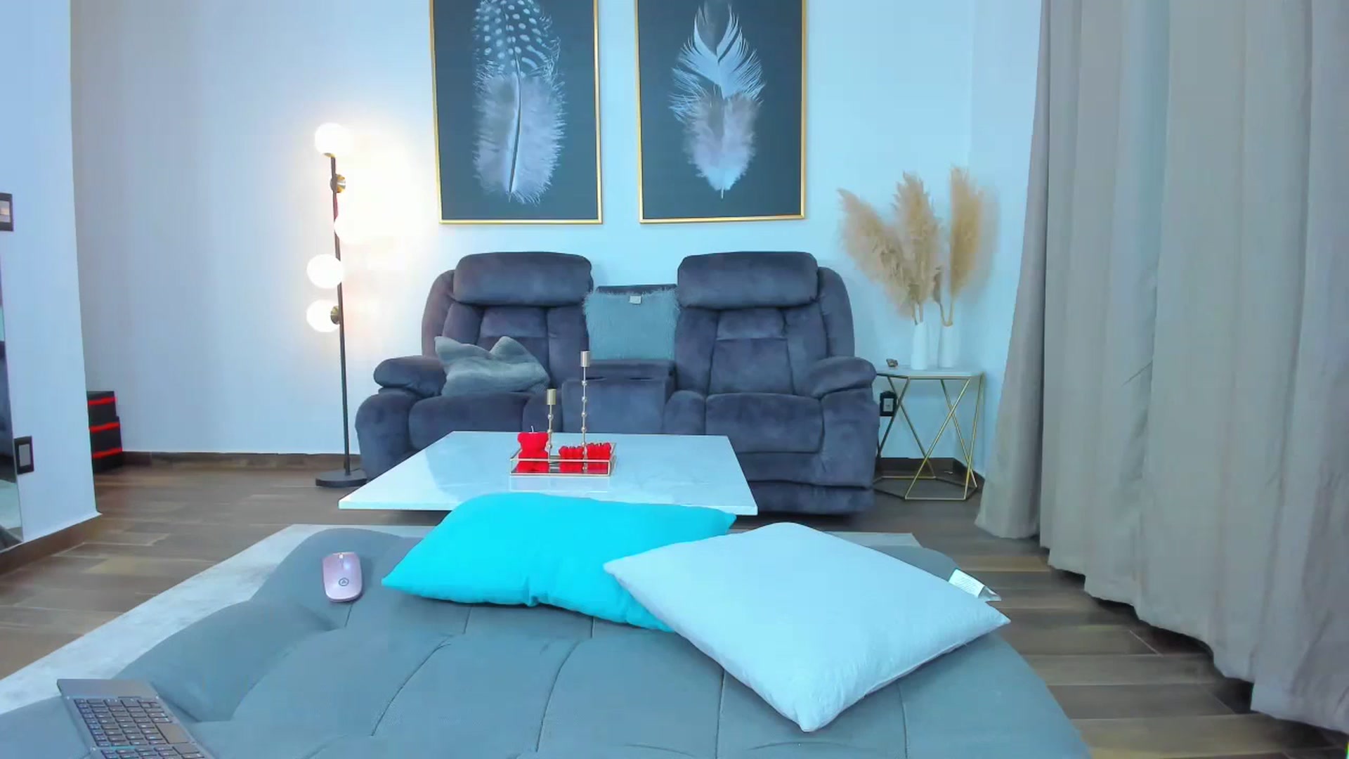 Gallery image thumbnail from Veracarusso's myfreecams stream on, 03/11/2024, 06:51 image 5 of 20