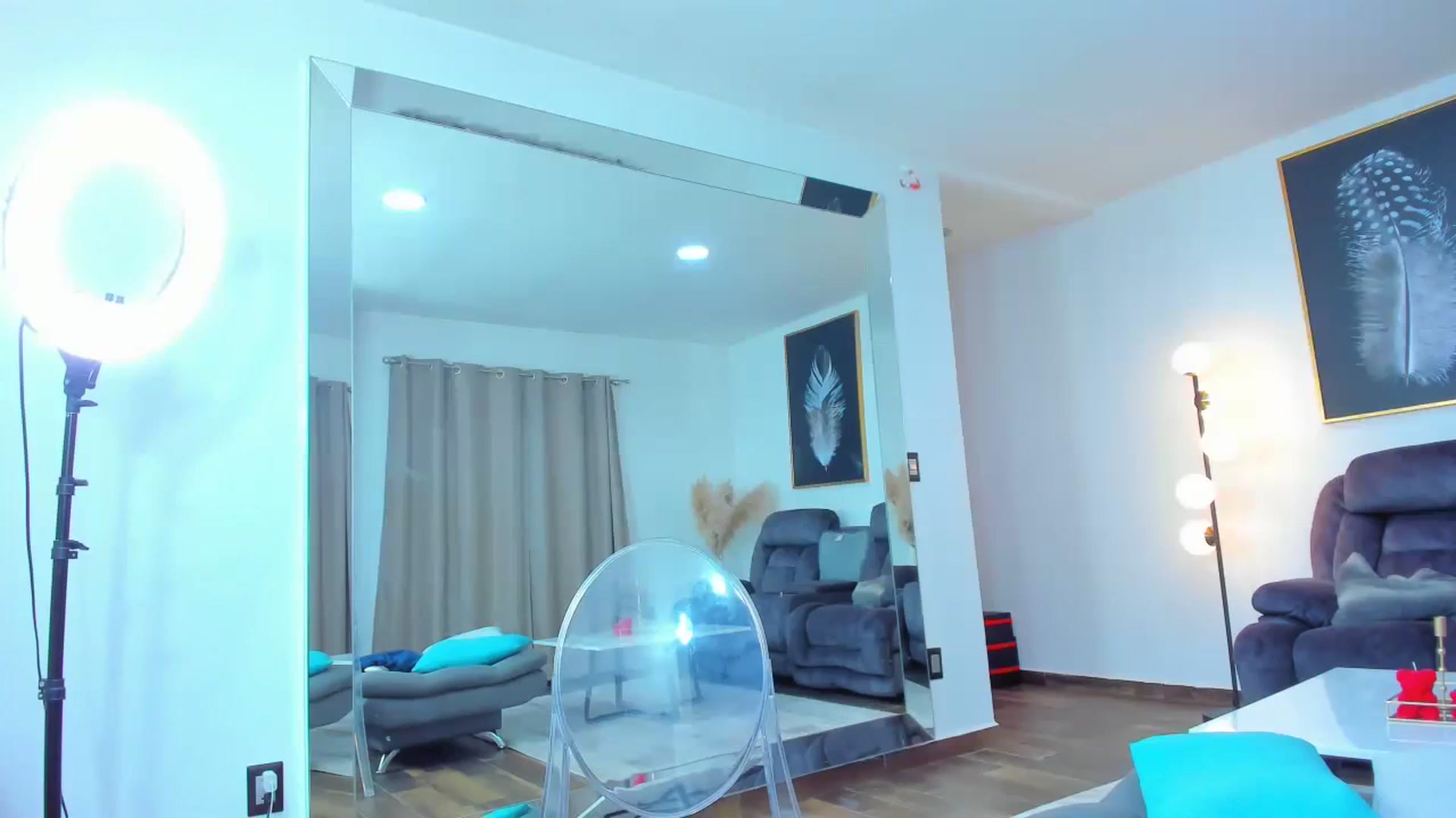 Gallery image thumbnail from Veracarusso's myfreecams stream on, 03/11/2024, 09:55 image 9 of 20