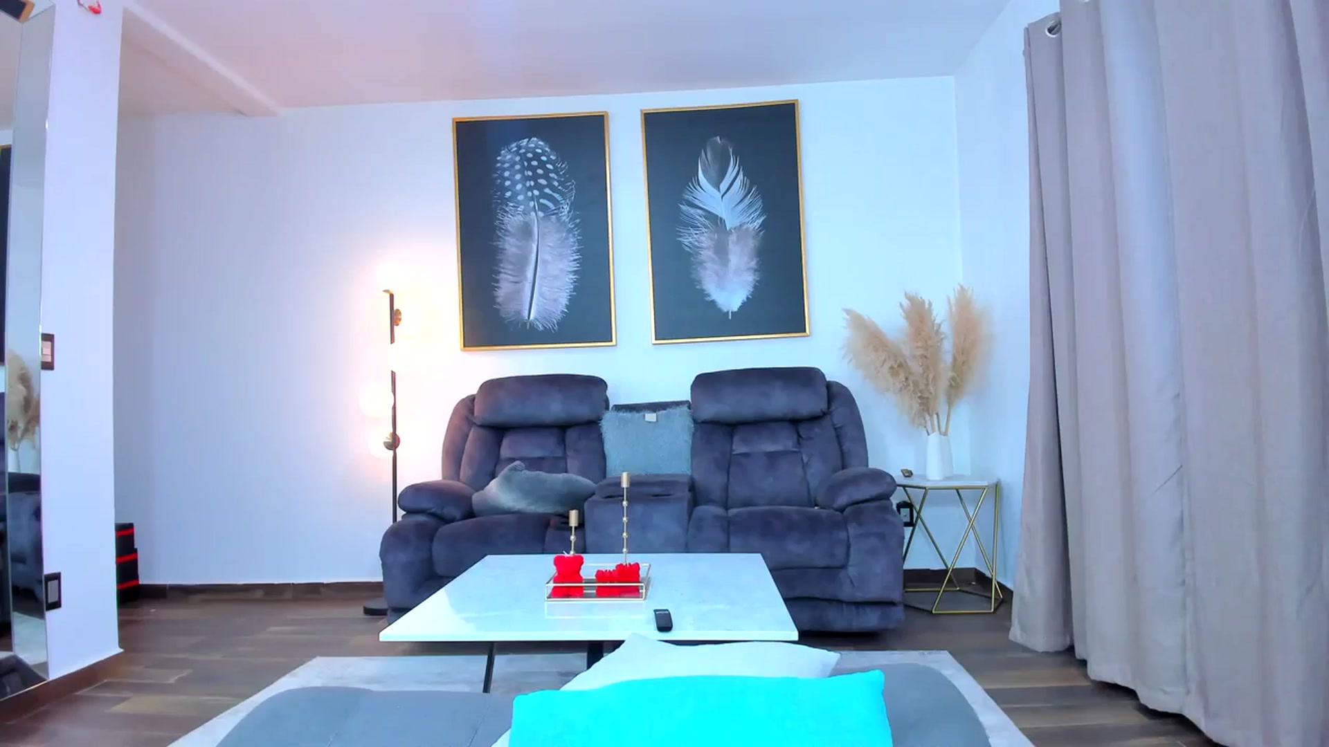 Gallery image thumbnail from Veracarusso's myfreecams stream on, 03/24/2024, 06:44 image 8 of 20