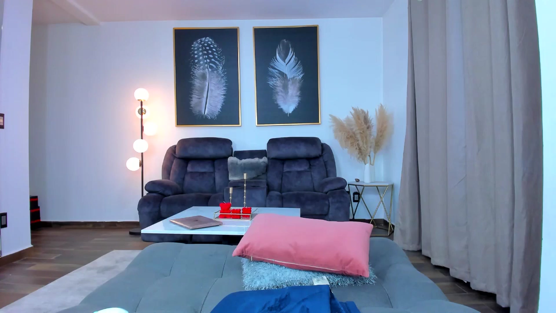 Gallery image thumbnail from Veracarusso's myfreecams stream on, 05/13/2024, 04:55 image 20 of 20