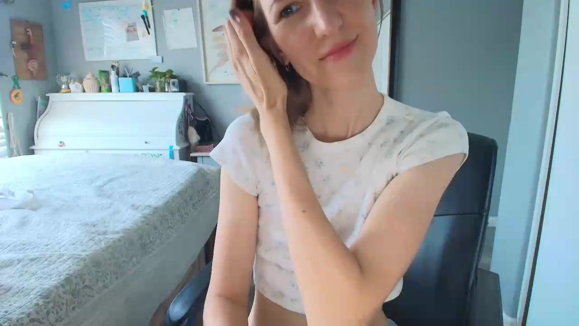 Gallery image thumbnail from Verafit's myfreecams stream on, 05/16/2026, 21:18 image 19 of 20