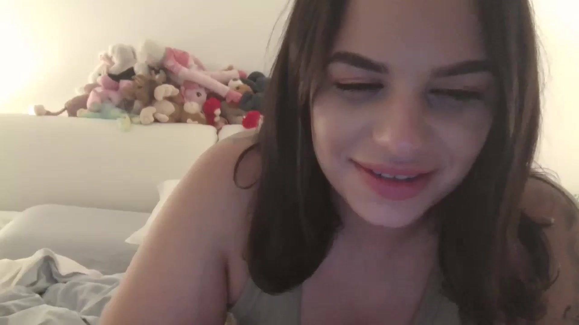 Gallery image thumbnail from Veravex's myfreecams stream on, 05/18/2025, 02:21 image 5 of 20
