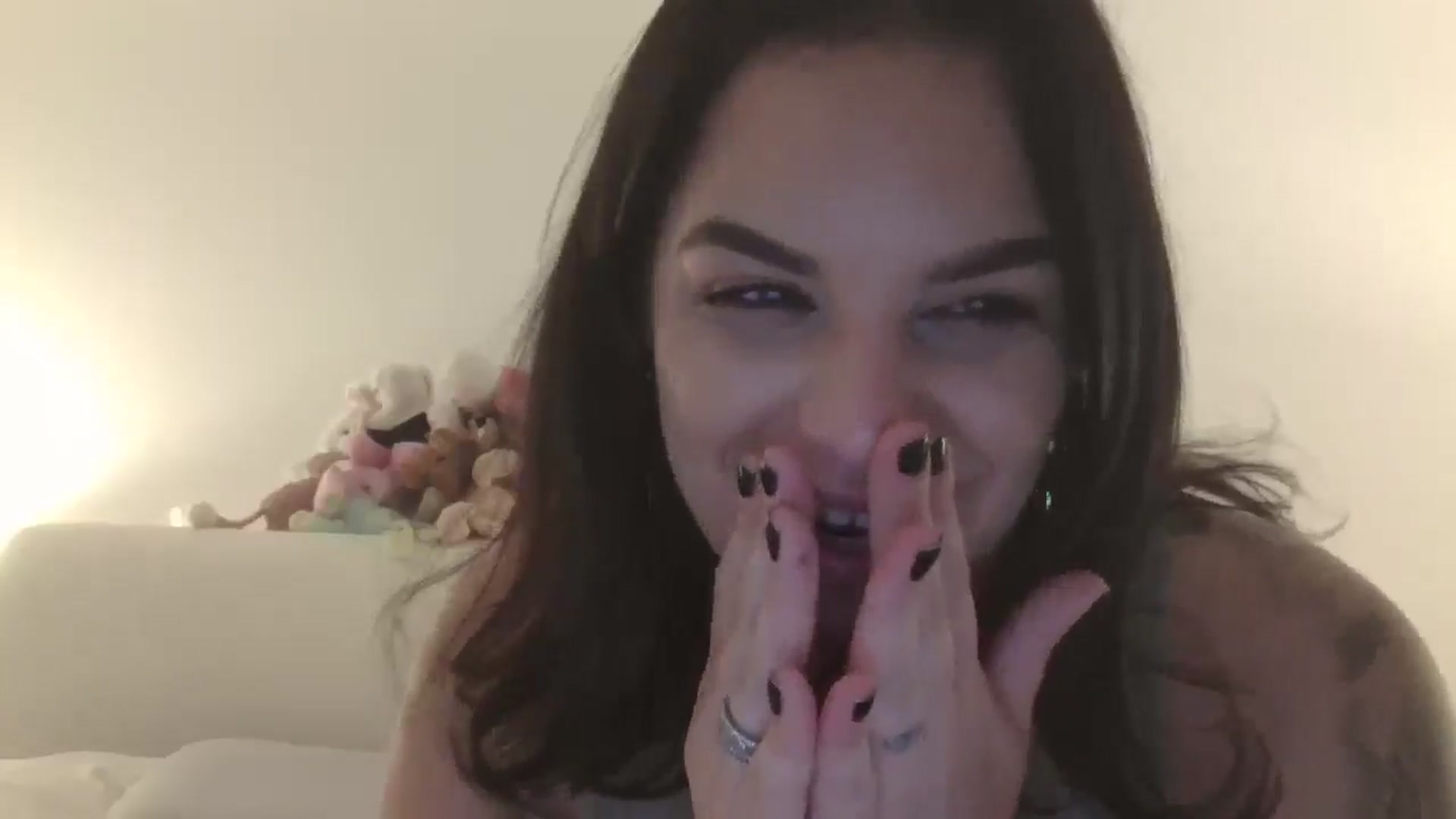 Gallery image thumbnail from Veravex's myfreecams stream on, 05/18/2025, 02:21 image 2 of 20