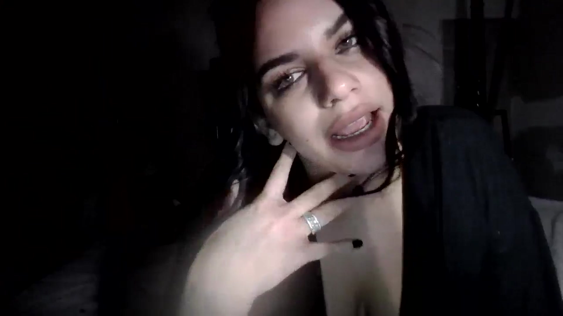 Gallery image thumbnail from Veravex's myfreecams stream on, 05/19/2025, 05:12 image 7 of 20