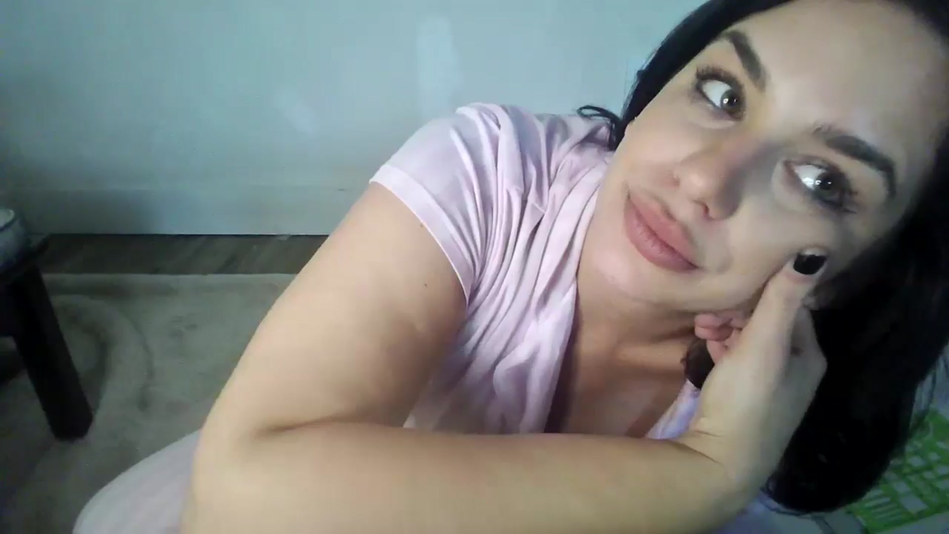 Gallery image thumbnail from Veravex's myfreecams stream on, 05/20/2025, 21:39 image 9 of 20