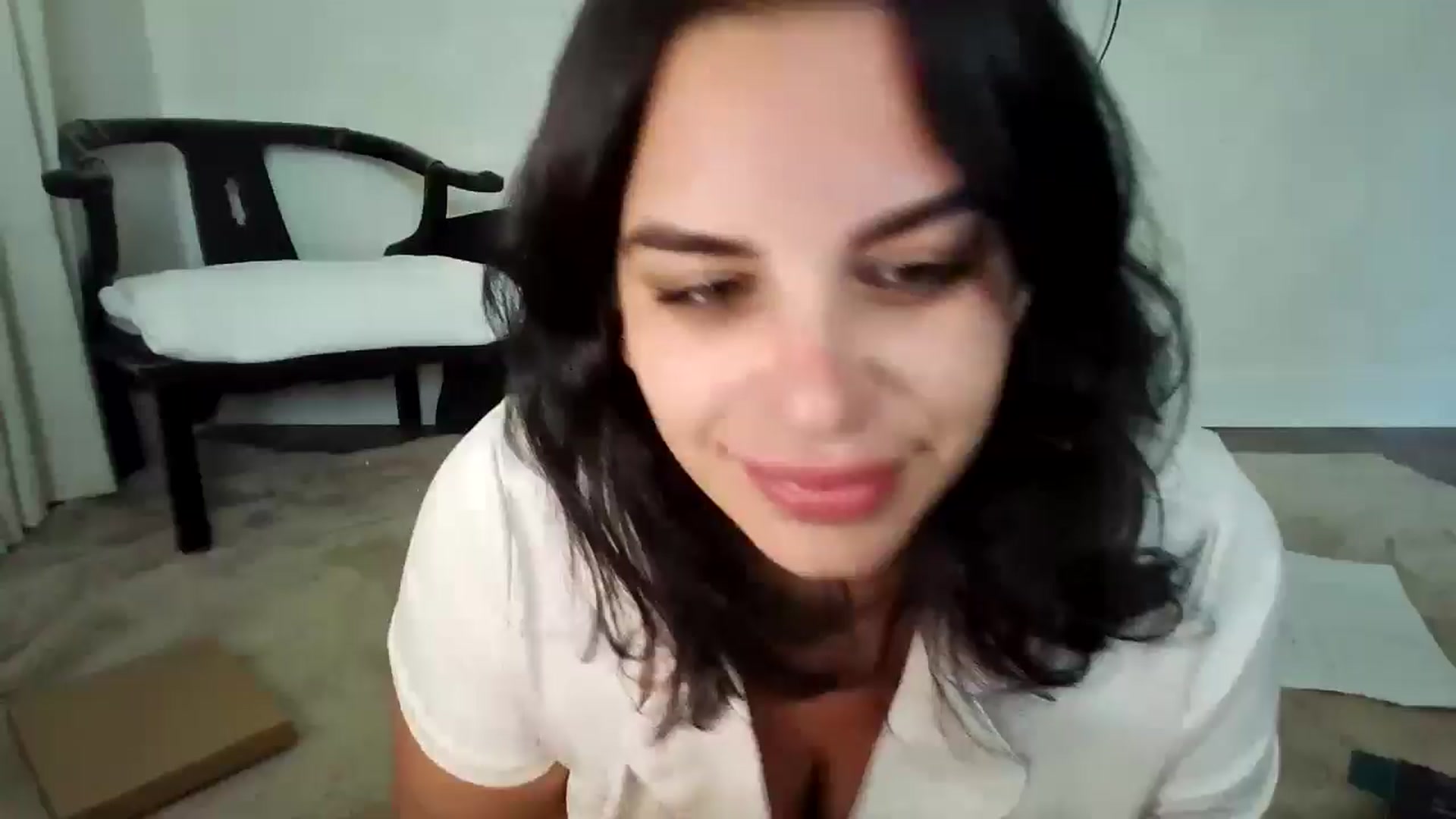 Gallery image thumbnail from Veravex's myfreecams stream on, 05/27/2025, 19:49 image 4 of 20