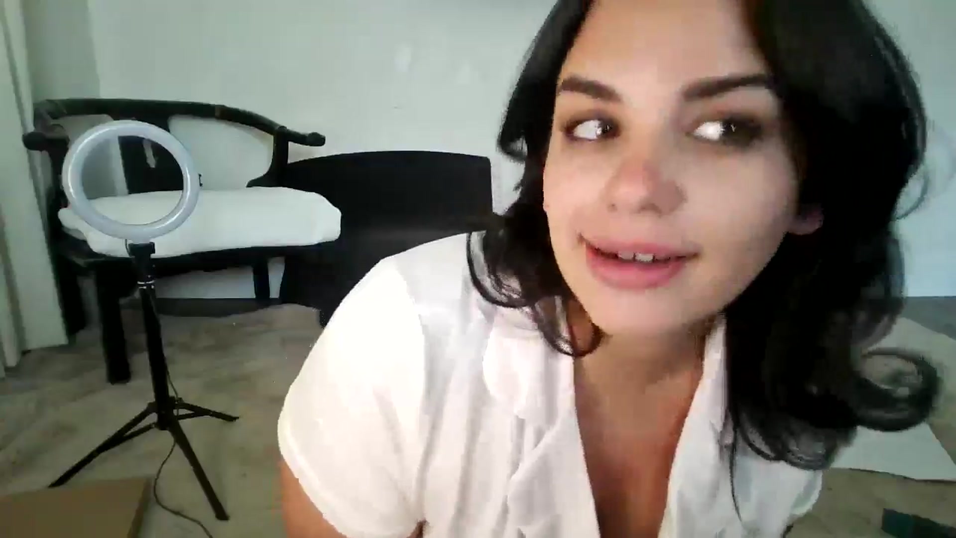 Gallery image thumbnail from Veravex's myfreecams stream on, 05/27/2025, 19:49 image 16 of 20