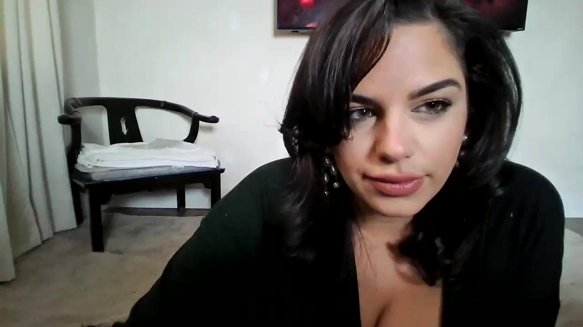 Gallery image thumbnail from Veravex's myfreecams stream on, 05/30/2025, 15:34 image 4 of 20