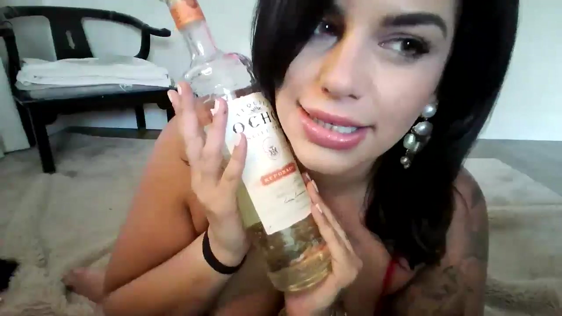 Gallery image thumbnail from Veravex's myfreecams stream on, 05/30/2025, 21:49 image 5 of 20