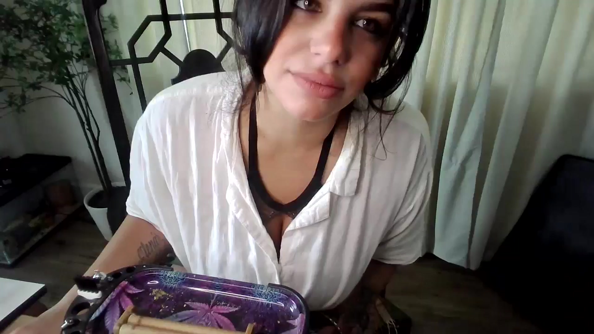 Gallery image thumbnail from Veravex's myfreecams stream on, 06/05/2025, 14:47 image 6 of 20