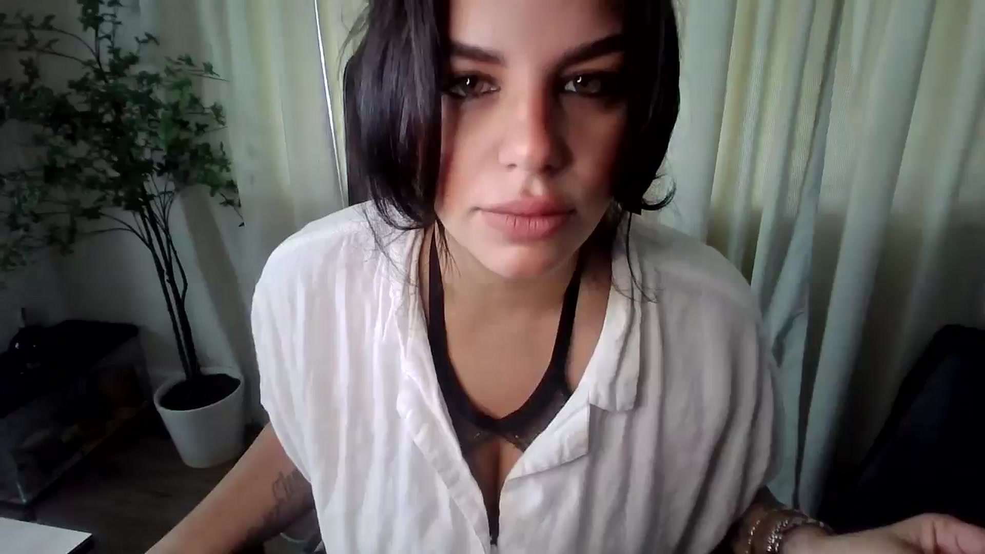 Gallery image thumbnail from Veravex's myfreecams stream on, 06/05/2025, 14:47 image 1 of 20