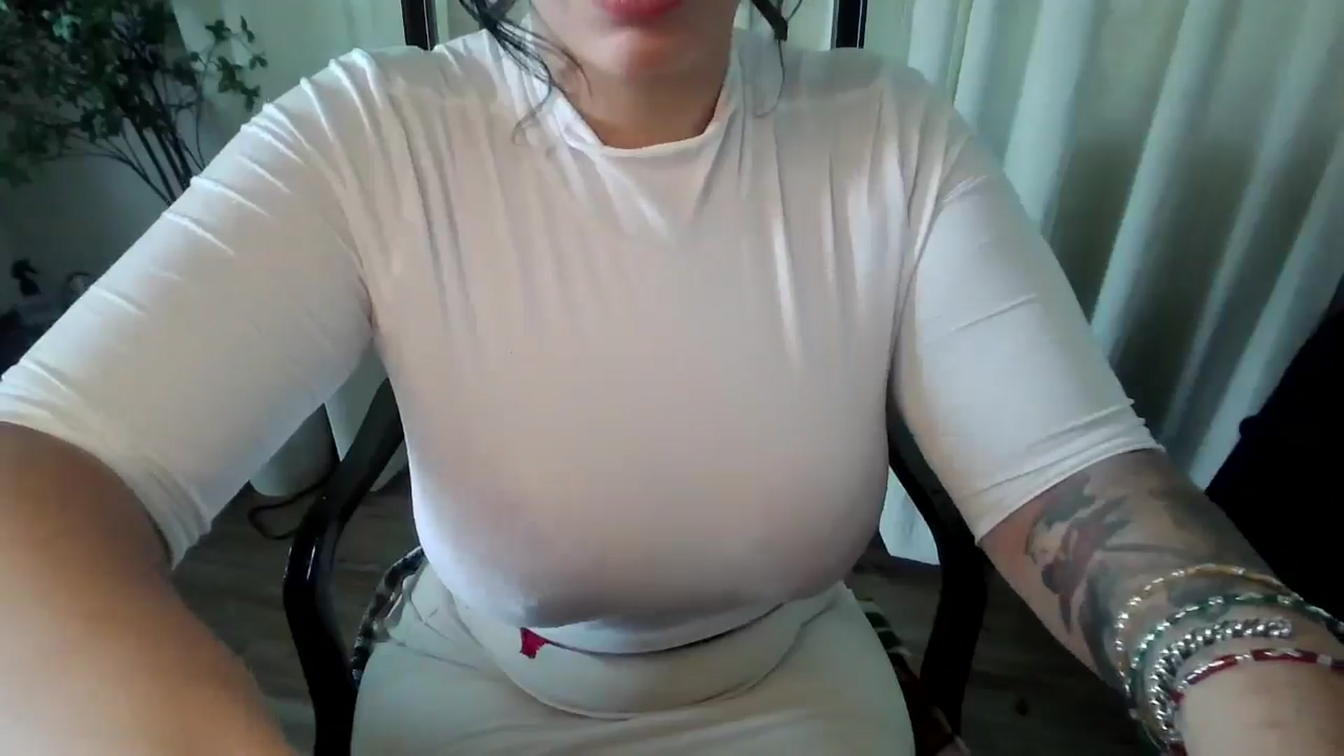 Gallery image thumbnail from Veravex's myfreecams stream on, 06/10/2025, 13:11 image 10 of 20