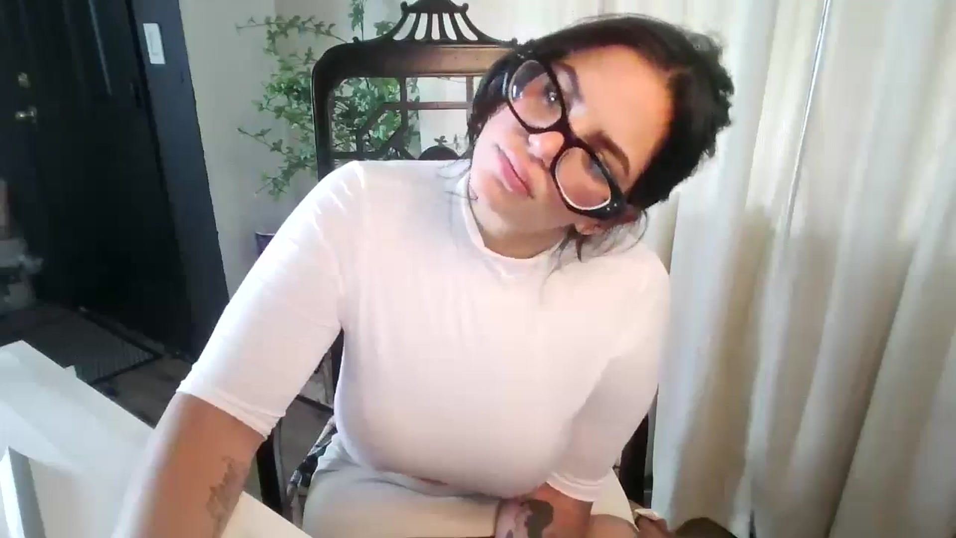 Gallery image thumbnail from Veravex's myfreecams stream on, 06/10/2025, 15:36 image 13 of 20