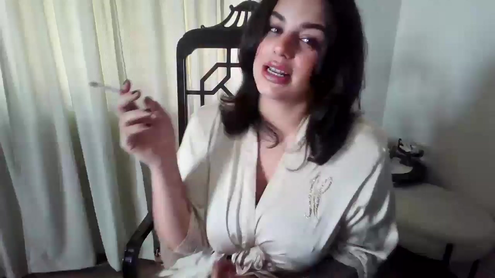 Gallery image thumbnail from Veravex's myfreecams stream on, 06/11/2025, 16:45 image 3 of 20