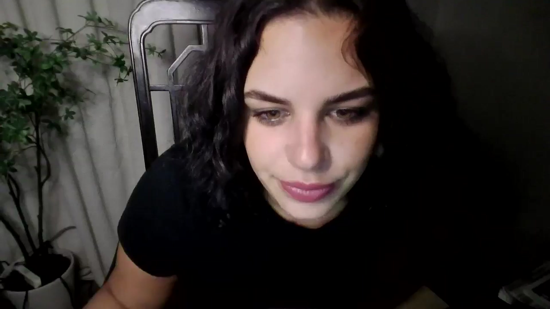 Gallery image thumbnail from Veravex's myfreecams stream on, 06/19/2025, 01:51 image 10 of 20