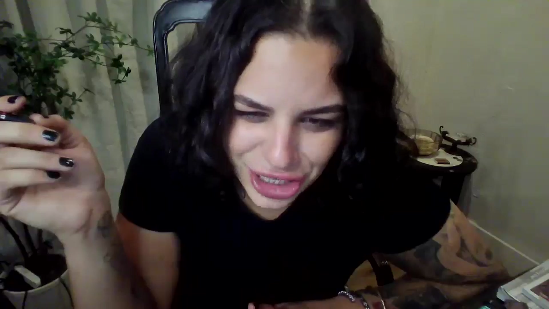 Gallery image thumbnail from Veravex's myfreecams stream on, 06/19/2025, 01:51 image 17 of 20