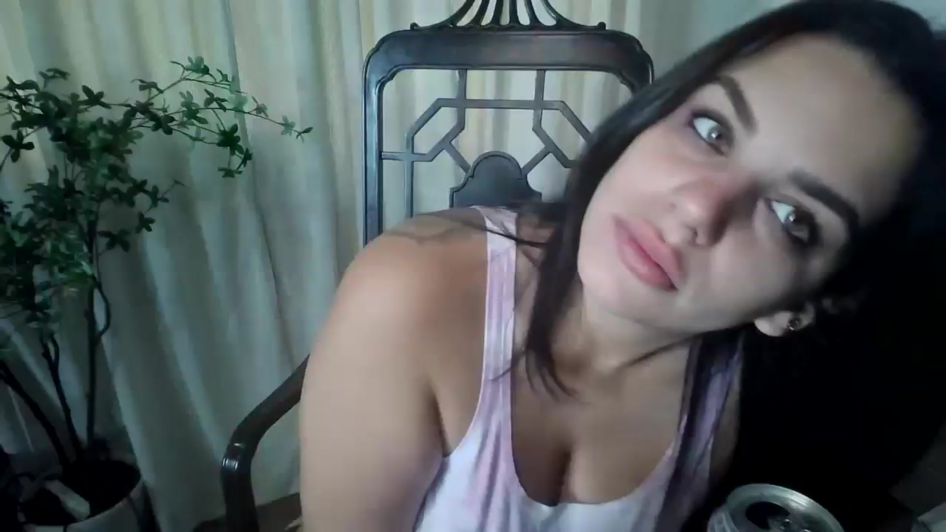 Gallery image thumbnail from Veravex's myfreecams stream on, 06/19/2025, 16:10 image 2 of 20