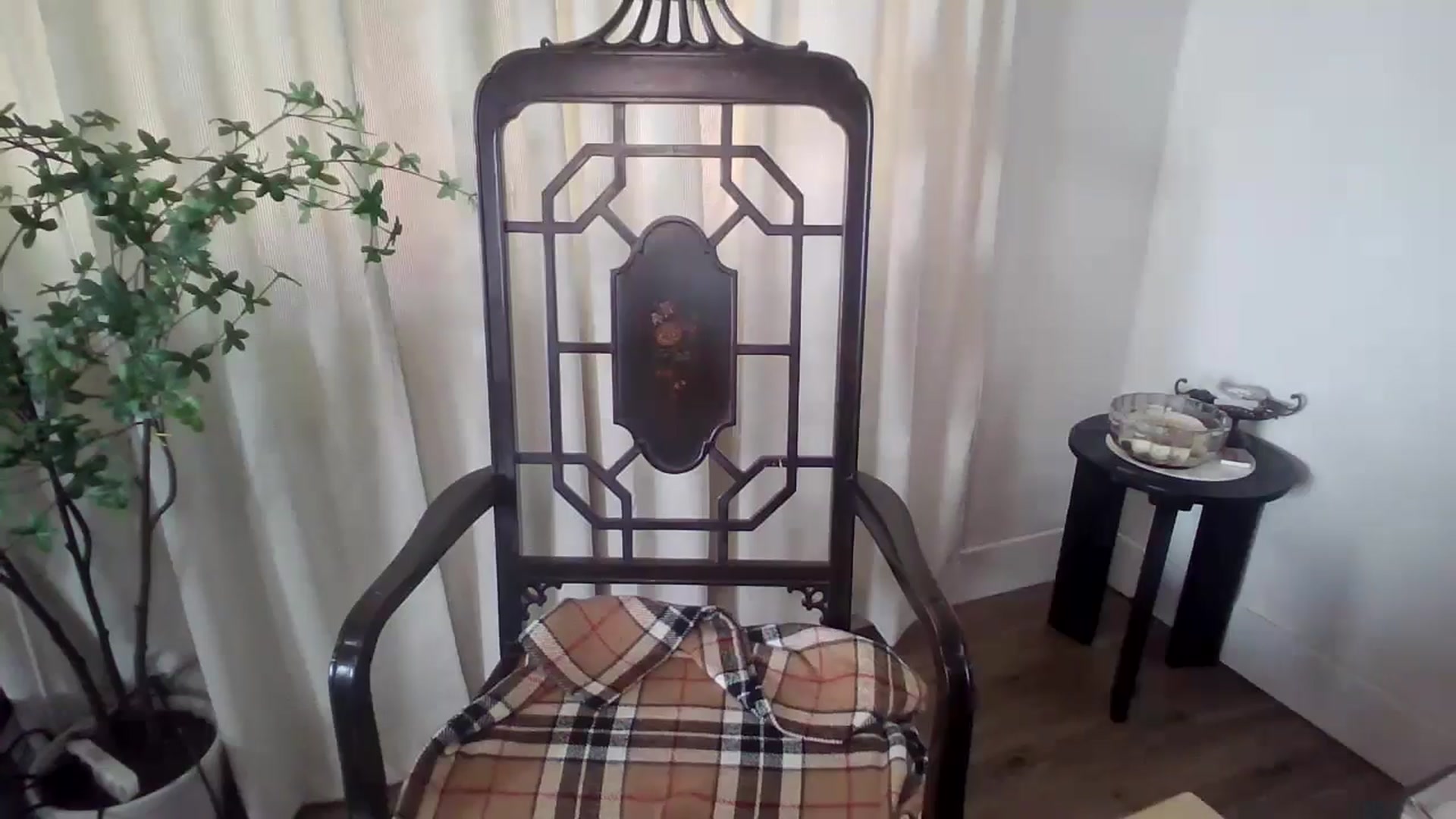 Gallery image thumbnail from Veravex's myfreecams stream on, 06/19/2025, 16:10 image 4 of 20