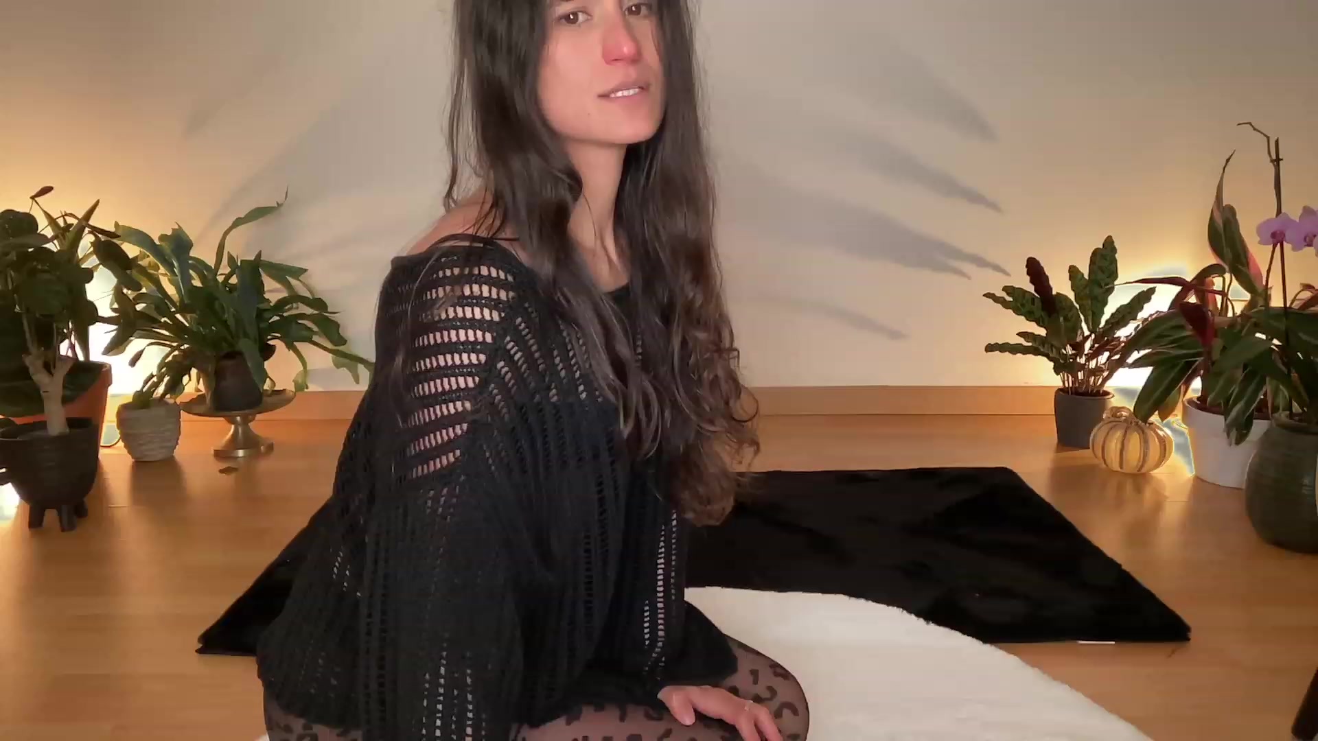 Gallery image thumbnail from Veritas_Noir's myfreecams stream on, 11/24/2022, 24:53 image 15 of 20