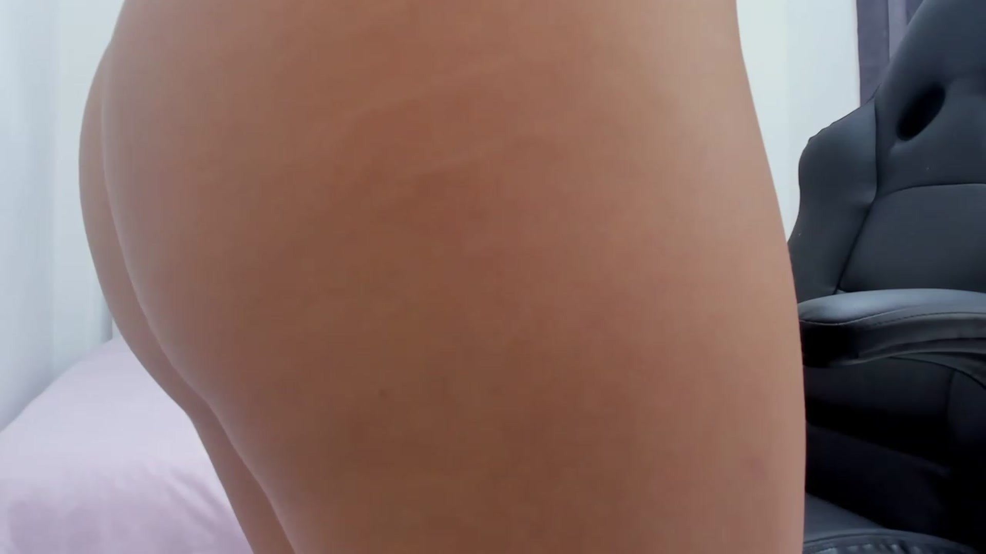 Gallery image thumbnail from Vero_h's myfreecams stream on, 12/27/2022, 04:06 image 17 of 20