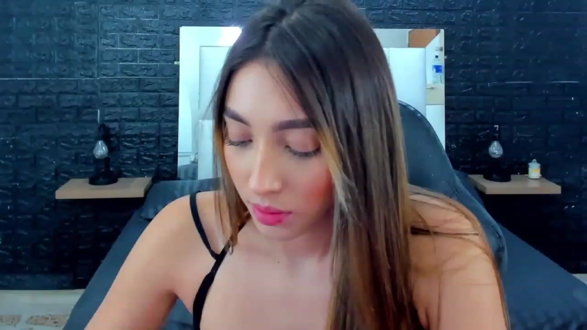 Gallery image thumbnail from Vero_h's myfreecams stream on, 07/21/2023, 24:03 image 13 of 20