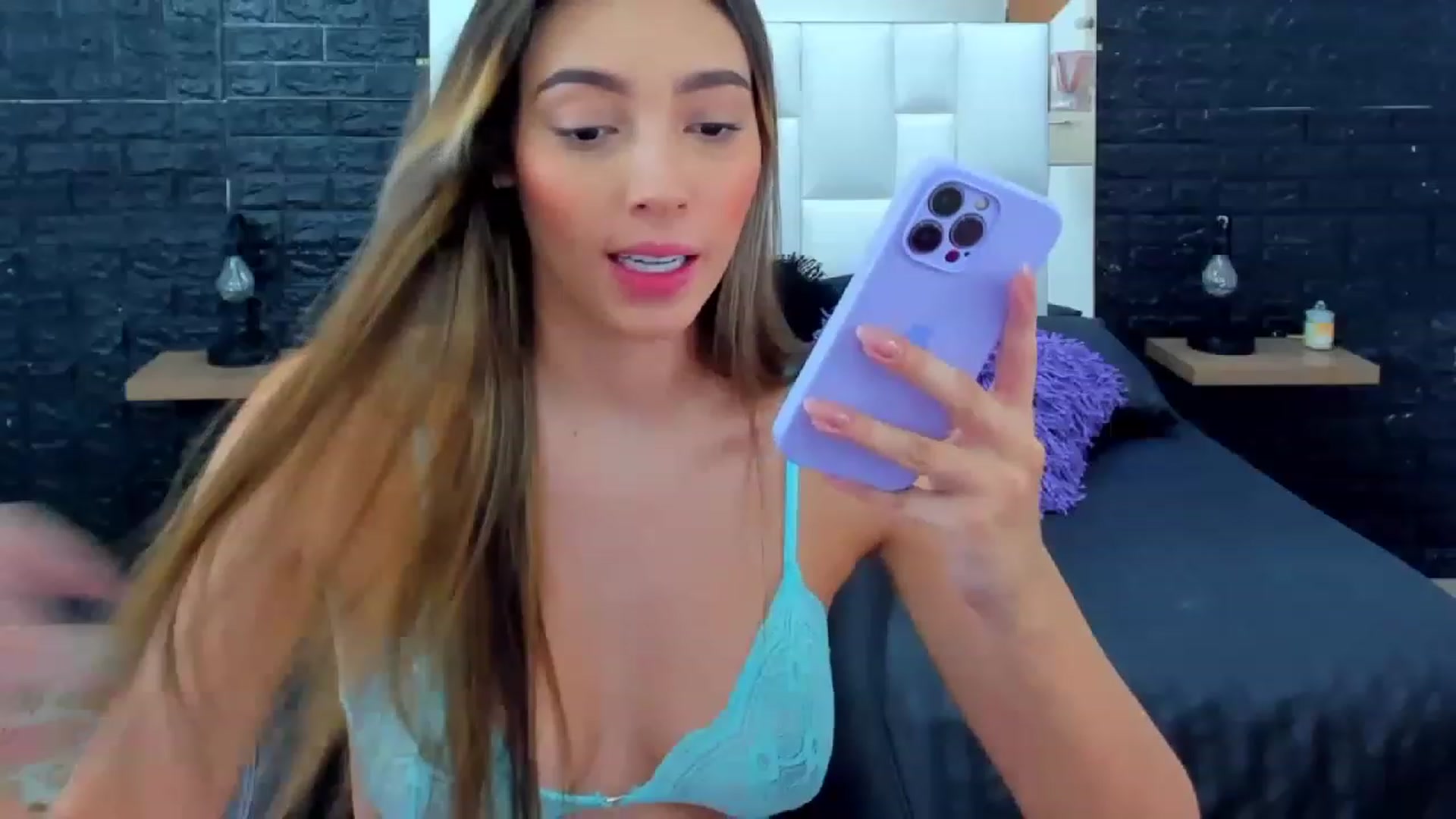 Gallery image thumbnail from Vero_h's myfreecams stream on, 07/22/2023, 14:17 image 19 of 20