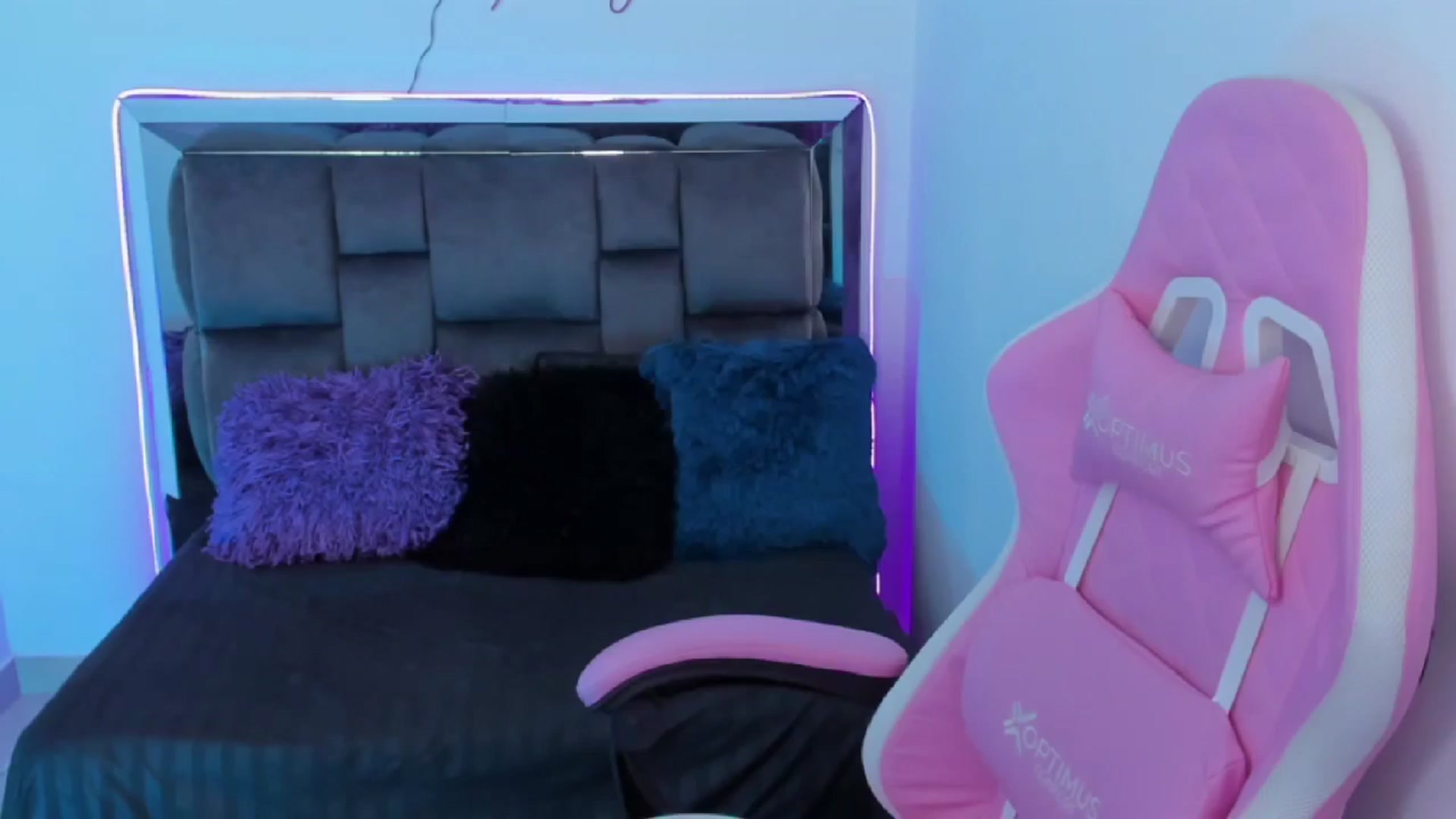 Gallery image thumbnail from Vero_h's myfreecams stream on, 08/11/2024, 13:34 image 17 of 20
