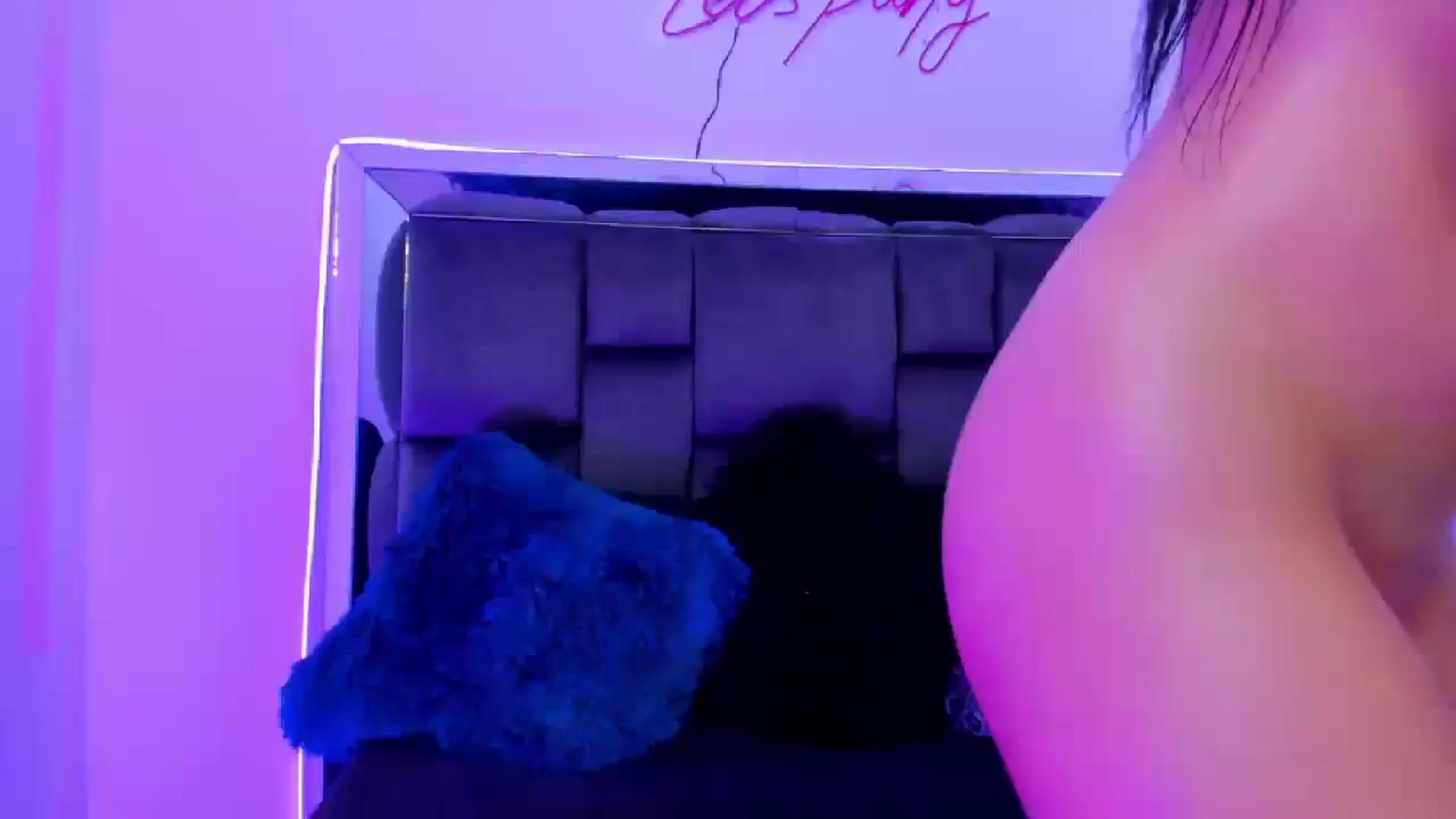 Gallery image thumbnail from Vero_h's myfreecams stream on, 08/15/2024, 02:28 image 17 of 20