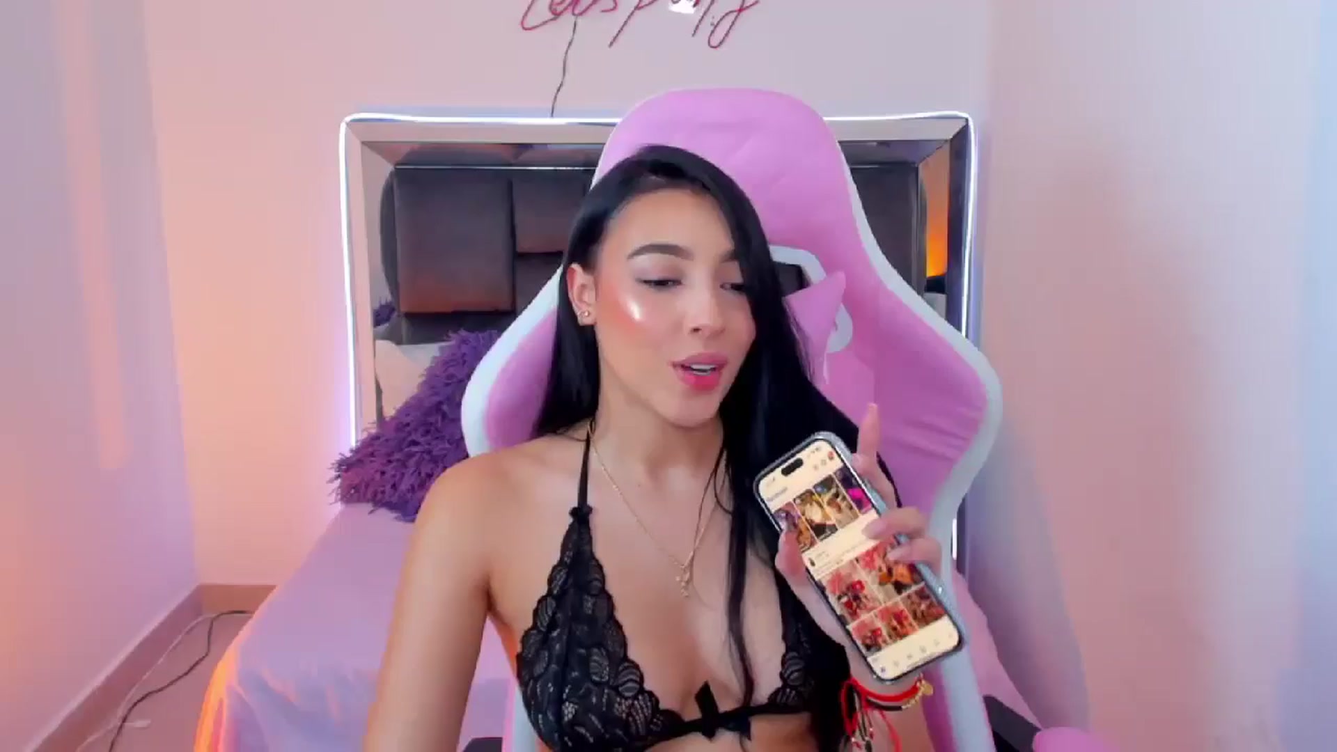 Gallery image thumbnail from Vero_h's myfreecams stream on, 09/08/2024, 06:27 image 1 of 20