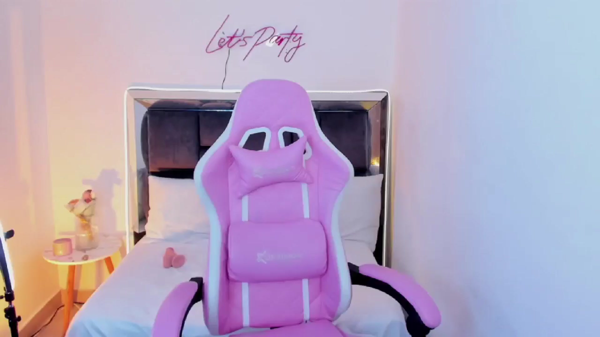Gallery image thumbnail from Vero_h's myfreecams stream on, 11/27/2024, 18:29 image 15 of 20