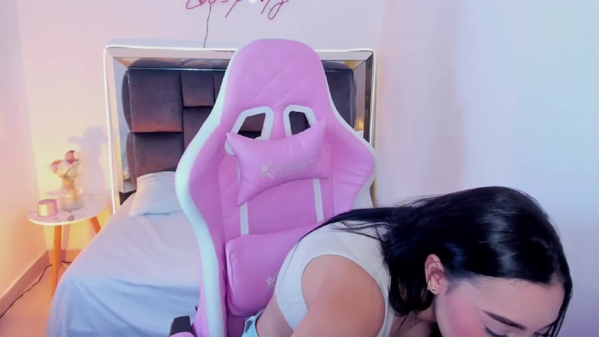 Gallery image thumbnail from Vero_h's myfreecams stream on, 11/27/2024, 19:13 image 3 of 20