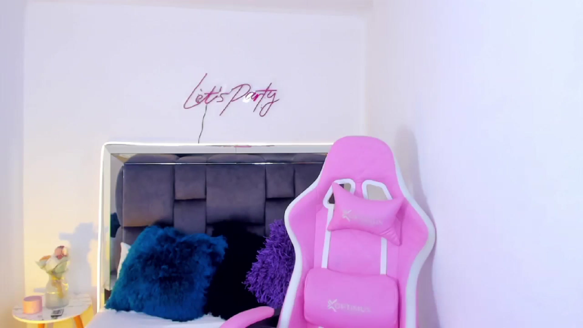 Gallery image thumbnail from Vero_h's myfreecams stream on, 11/28/2024, 17:30 image 11 of 20