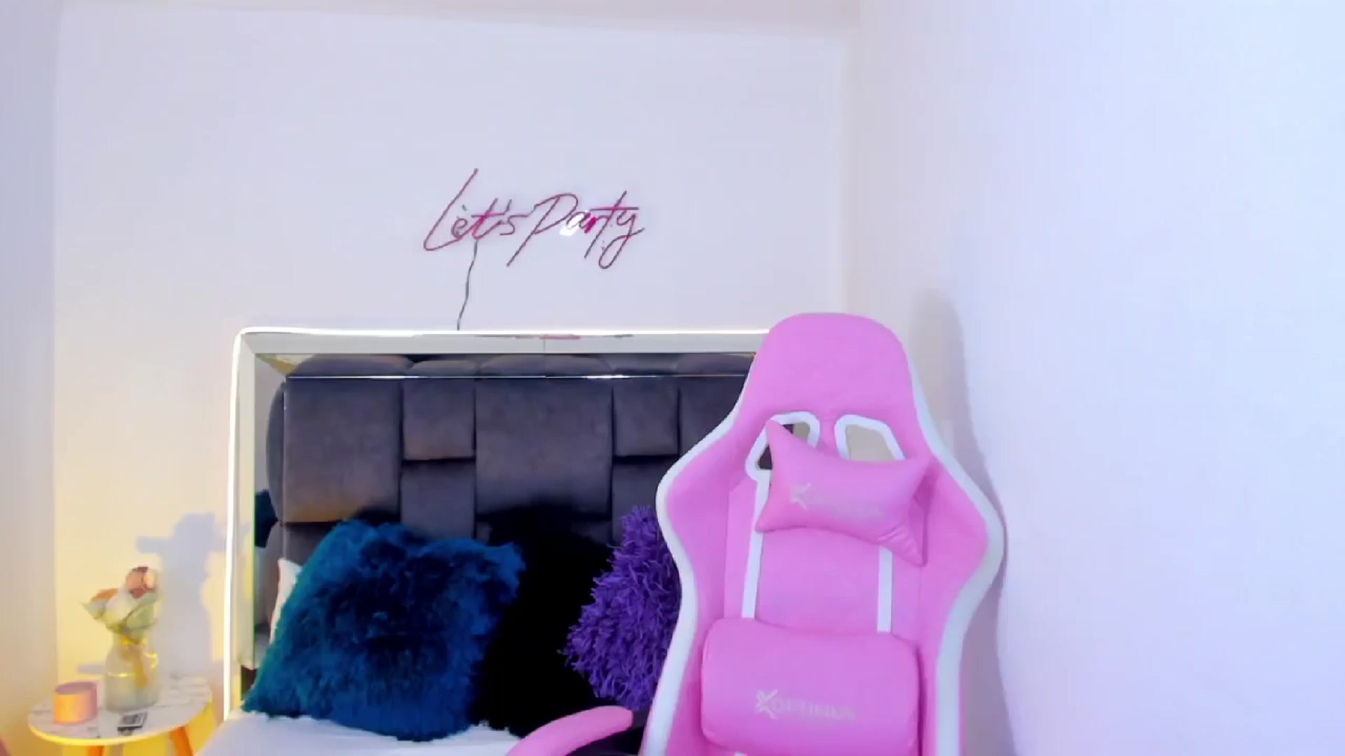 Gallery image thumbnail from Vero_h's myfreecams stream on, 11/28/2024, 17:30 image 10 of 20