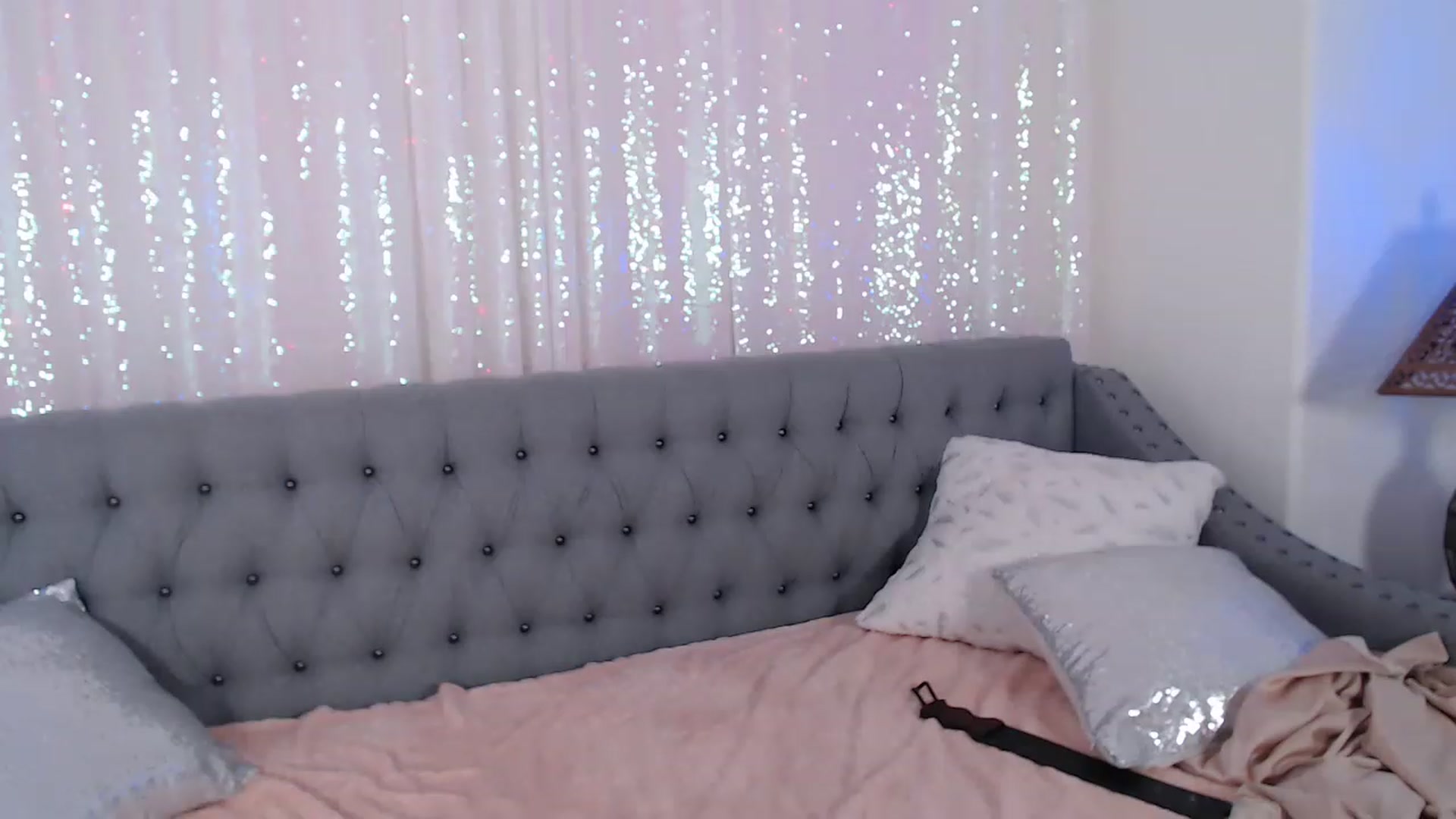 Gallery image thumbnail from VeronicaOMG's myfreecams stream on, 11/15/2022, 20:01 image 5 of 20