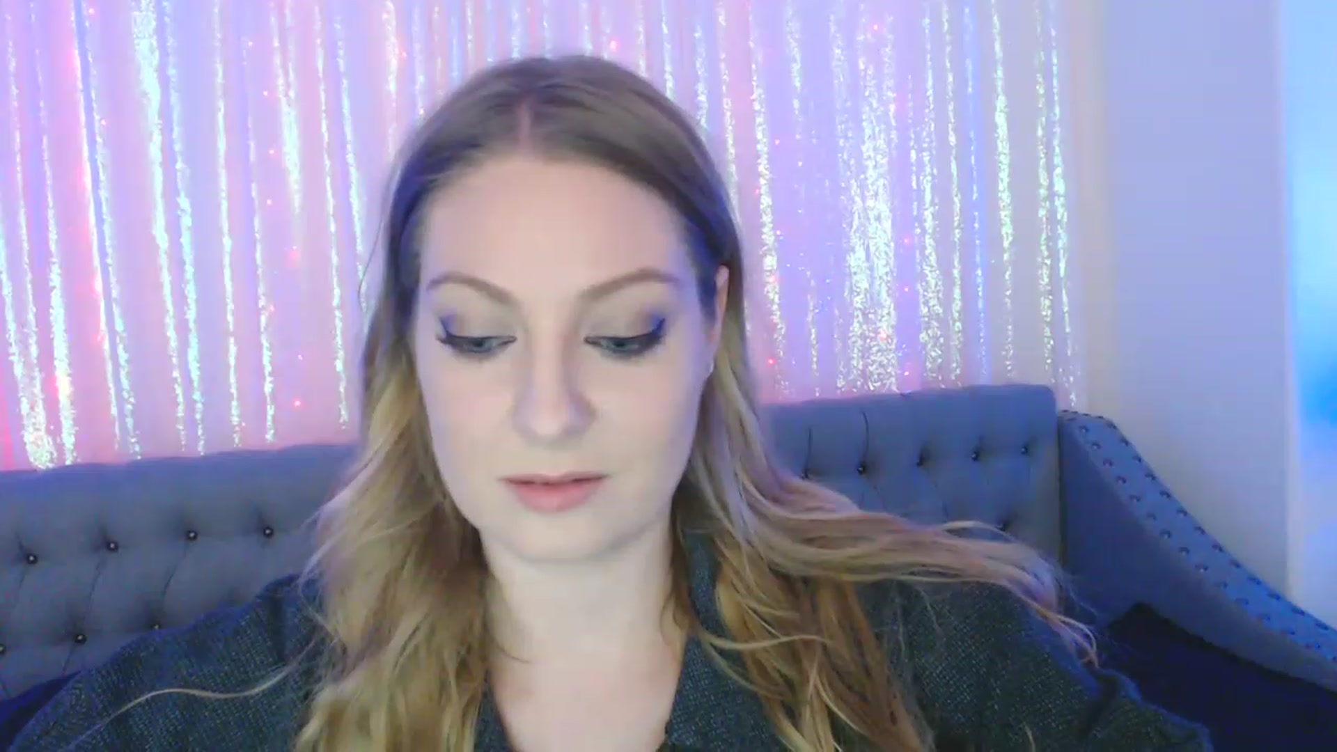 Gallery image thumbnail from VeronicaOMG's myfreecams stream on, 11/27/2022, 05:58 image 4 of 20