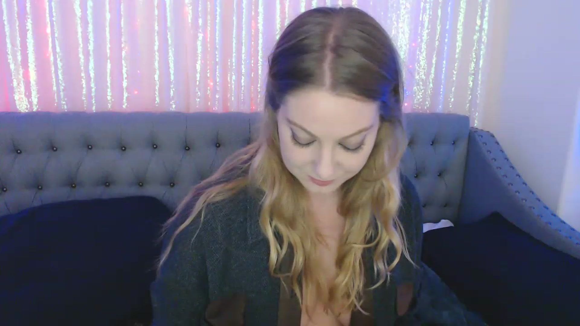 Gallery image thumbnail from VeronicaOMG's myfreecams stream on, 11/27/2022, 05:58 image 15 of 20