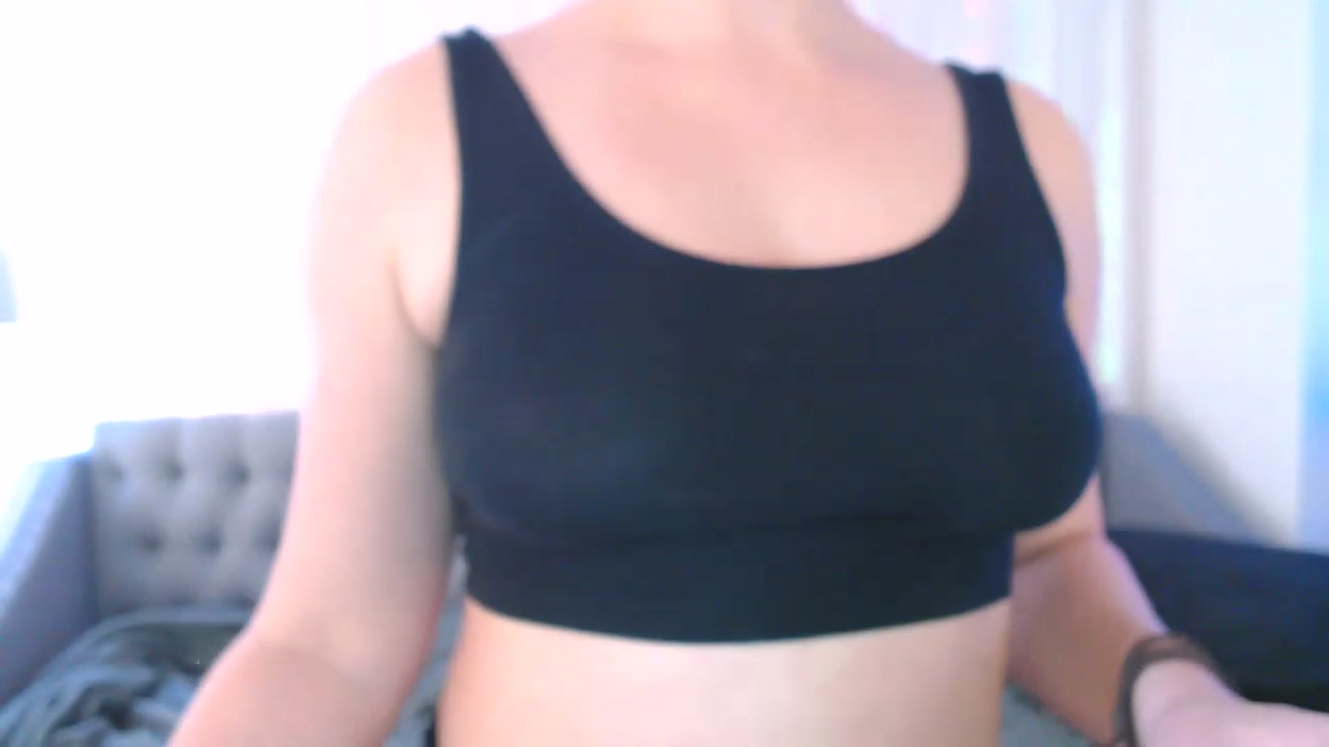 Gallery image thumbnail from VeronicaOMG's myfreecams stream on, 11/29/2022, 16:42 image 12 of 20
