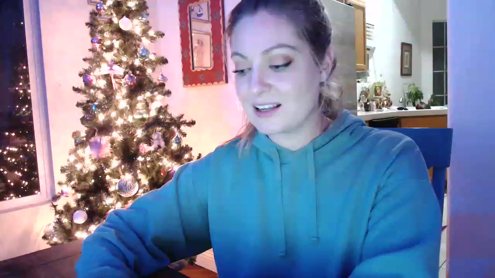 Gallery image thumbnail from VeronicaOMG's myfreecams stream on, 12/05/2022, 01:29 image 5 of 20