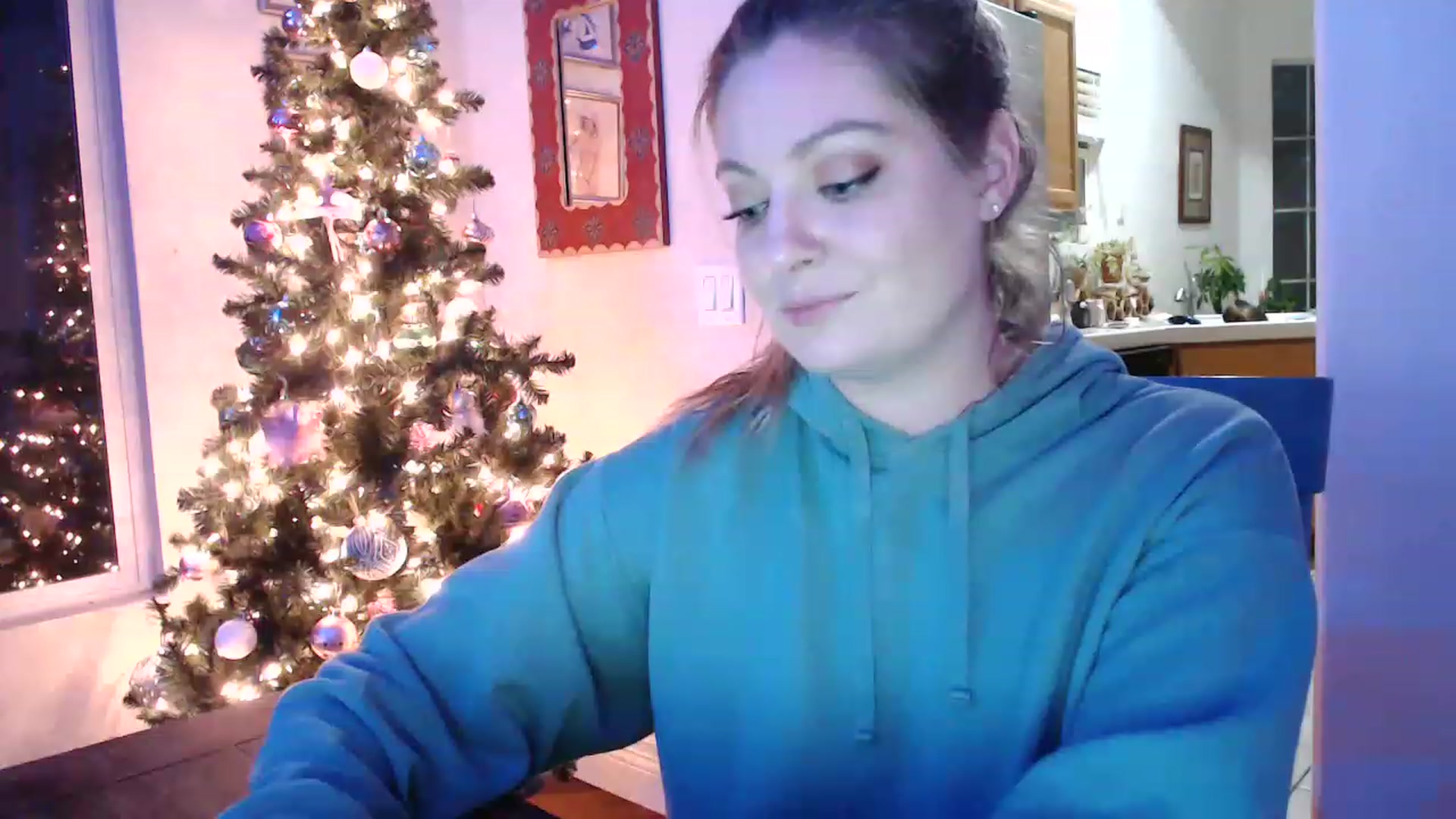 Gallery image thumbnail from VeronicaOMG's myfreecams stream on, 12/05/2022, 01:29 image 4 of 20