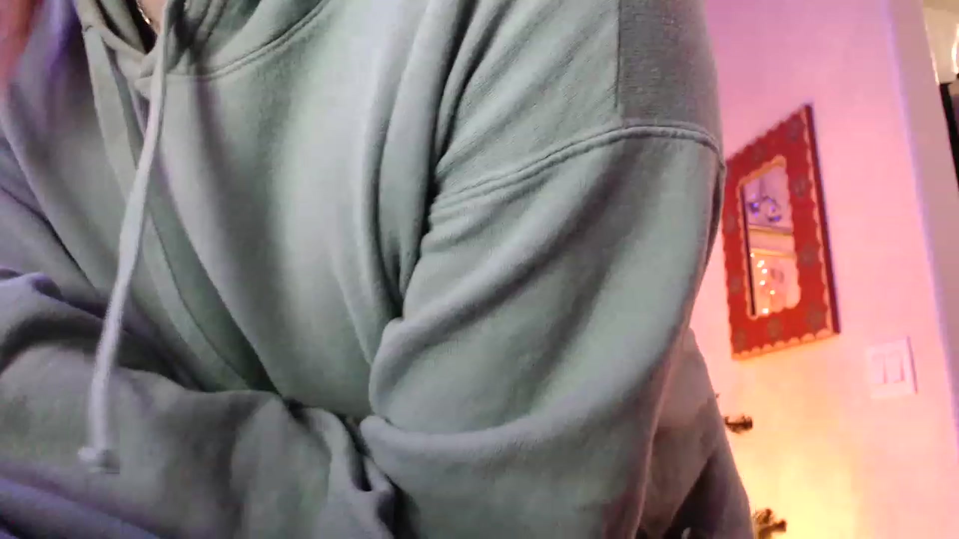 Gallery image thumbnail from VeronicaOMG's myfreecams stream on, 12/05/2022, 01:29 image 17 of 20